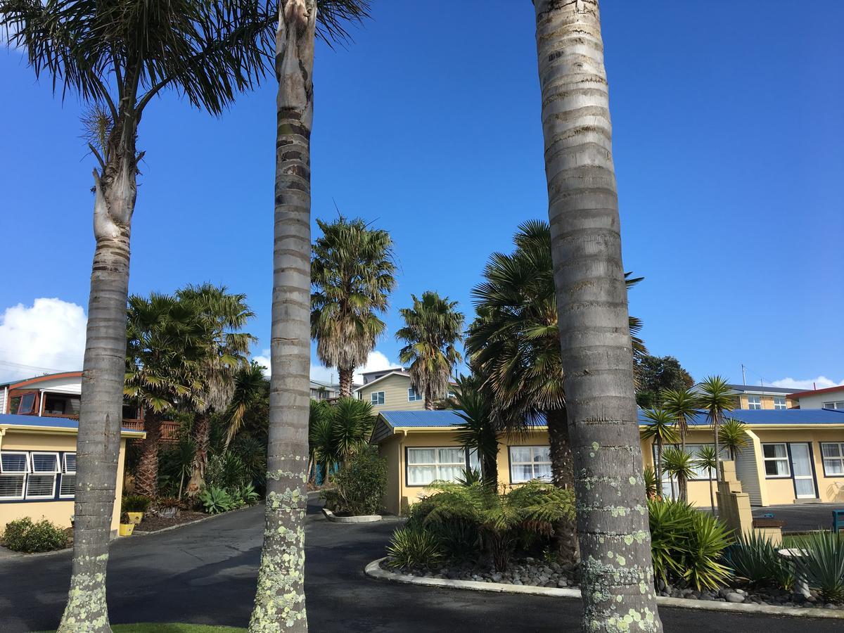 Raglan Palm Beach Motel 外观 照片